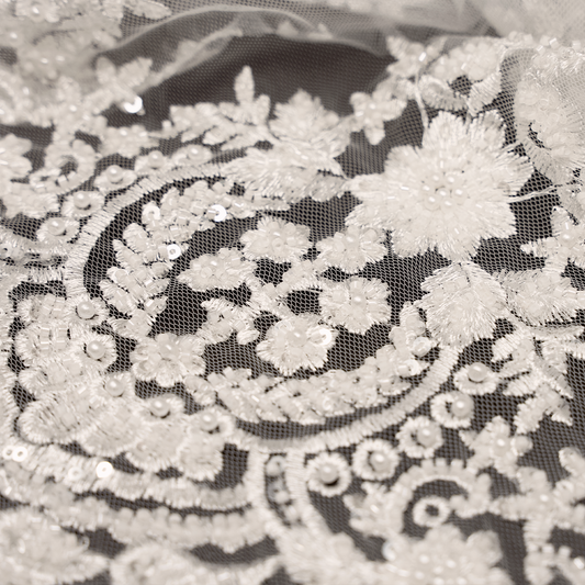 TUL BORDADO 3D CON PEDRERIA HEXAGONAL