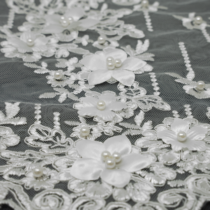 TUL BORDADO 3D FLOR DE CINCO PETALOS CON PERLAS