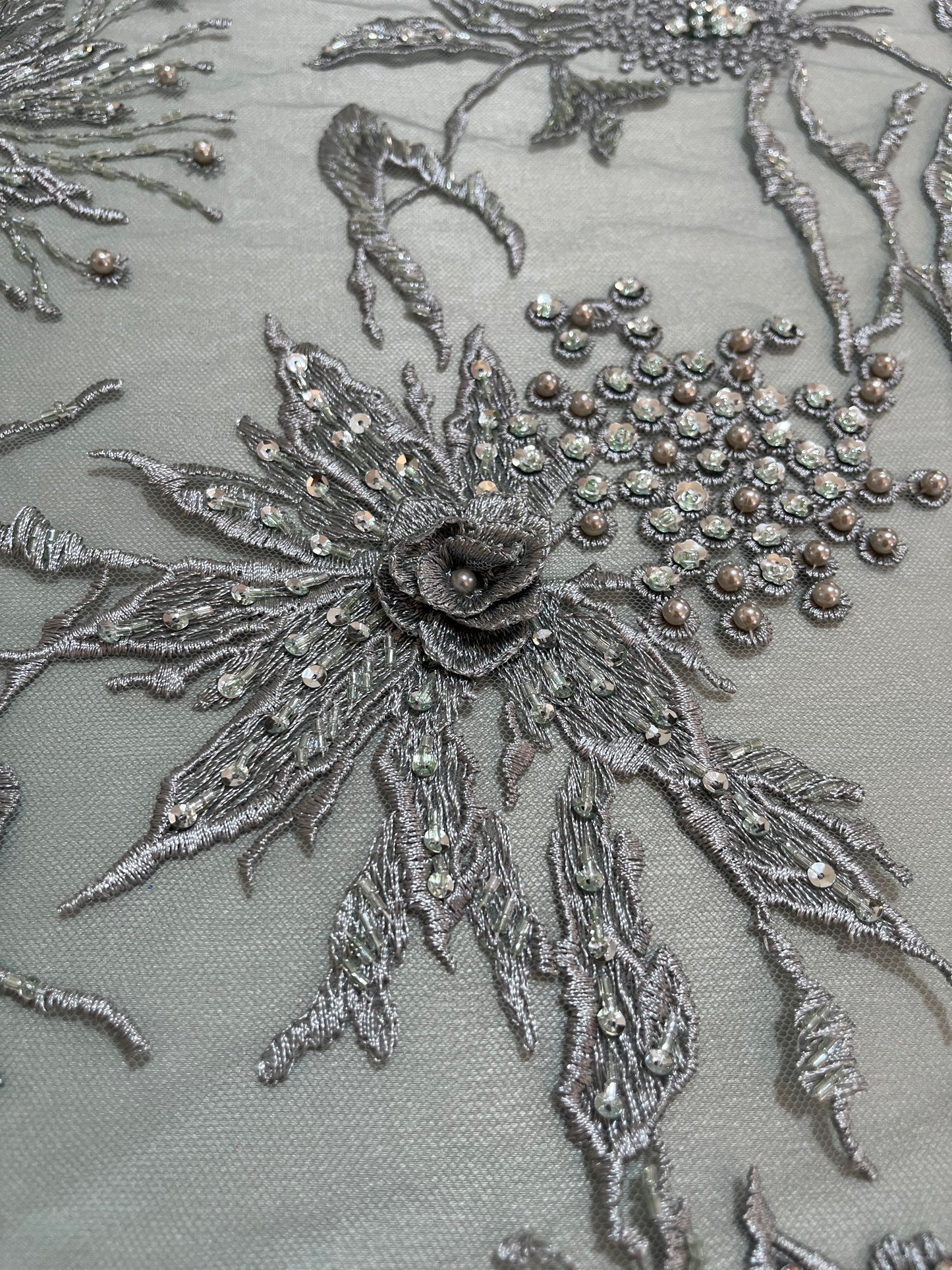 TUL BORDADO FLOR DE PLATA