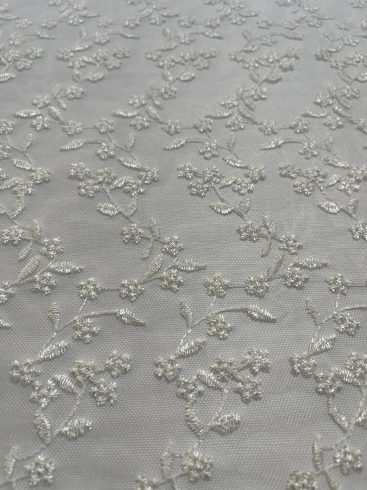 LACE AND FLOR BLANCO