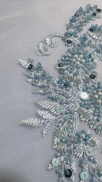 TUL BORDADO AZUL CIELO FLORAL