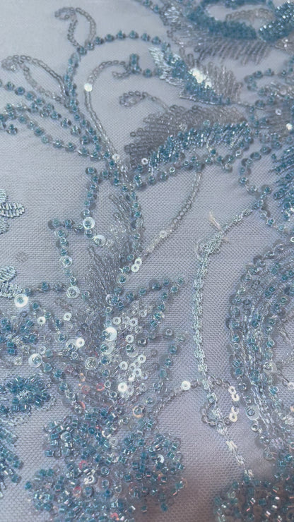 TUL BORDADO AZUL CIELO CON HOJAS